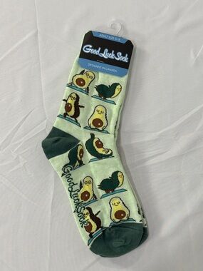 Women's Avocado Pattern Crew Socks in Light Green